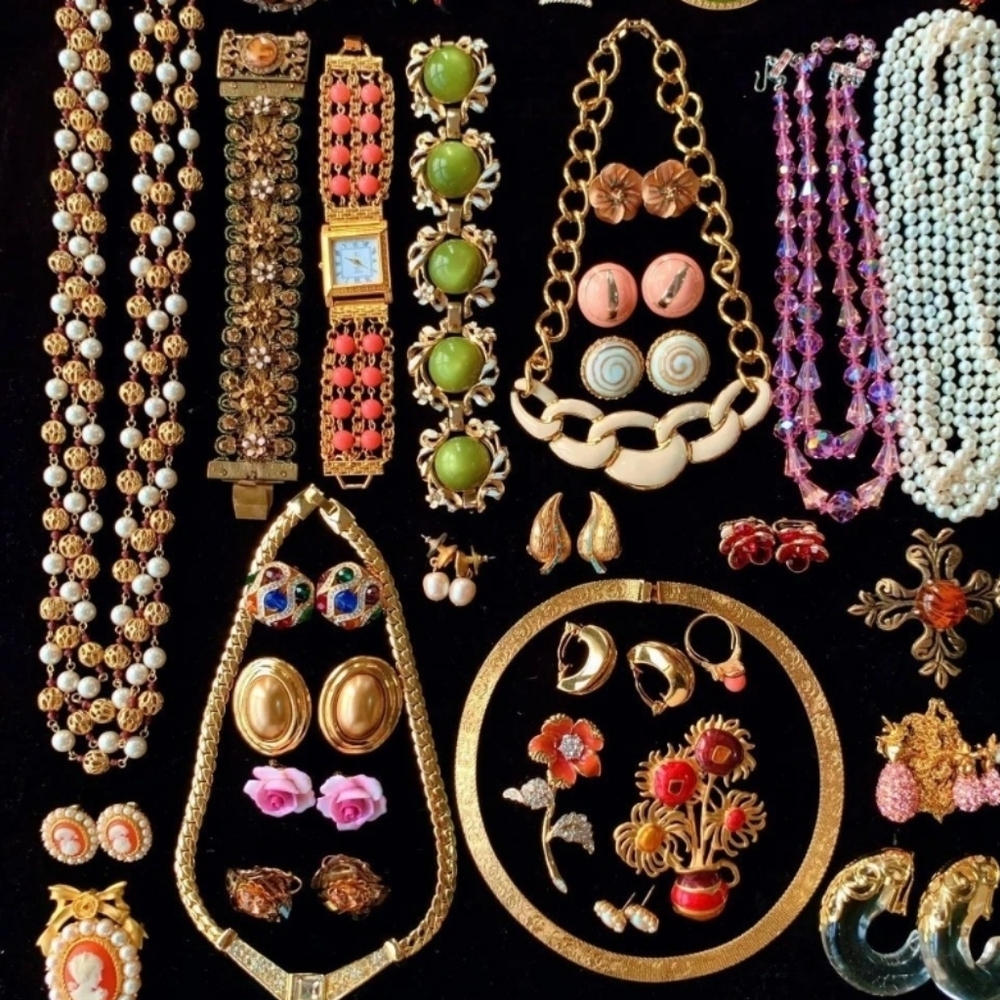 ETHNIC JEWELRY MYSTERY BOX - Picture 1 of 6